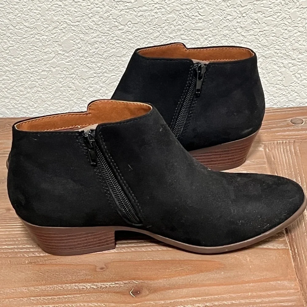 Soda Western Inspired Bootie w/Zipper and Chucky Low Stacked Heels Size 9